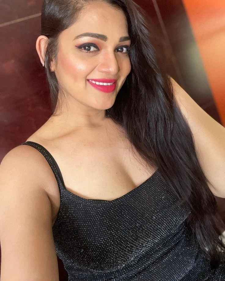 Devika Chennai Escort